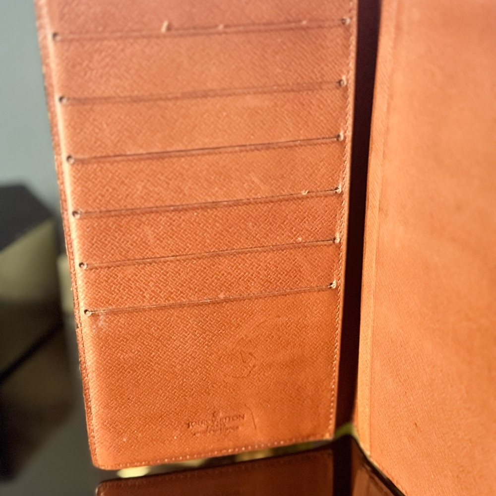 Louis Vuitton Brown Monogram Bi Fold Wallet - Picture 4 of 4